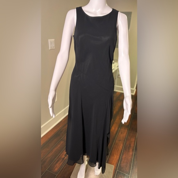 Liz Claiborne Dresses & Skirts - Liz Claiborne Classic Elegant Black Sleeveless Dress